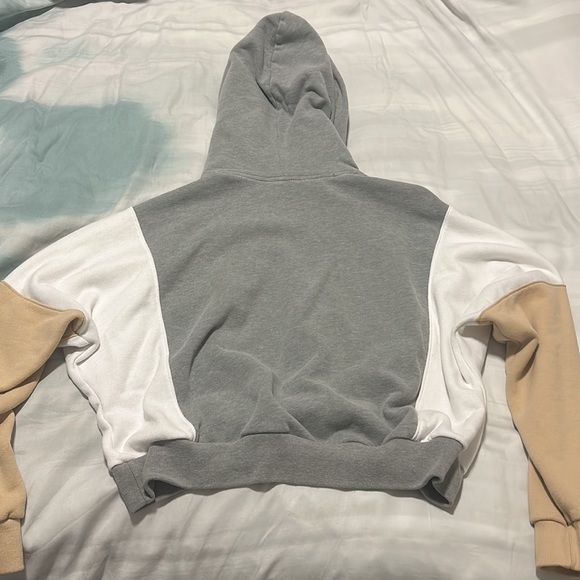 Abercrombie & Fitch Grey/ White / Tan Cropped Hoodie - Picture 4 of 5